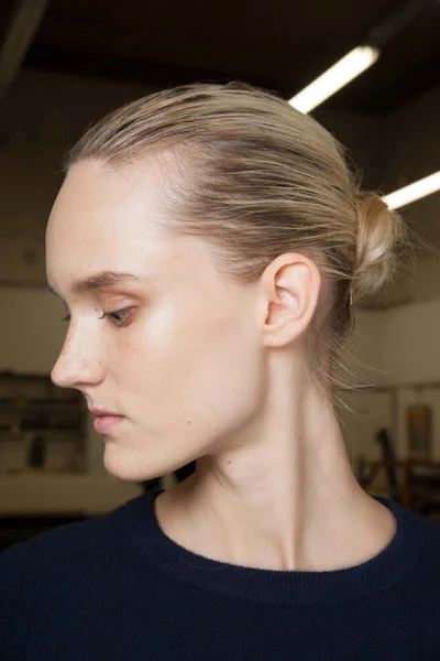 Look 28